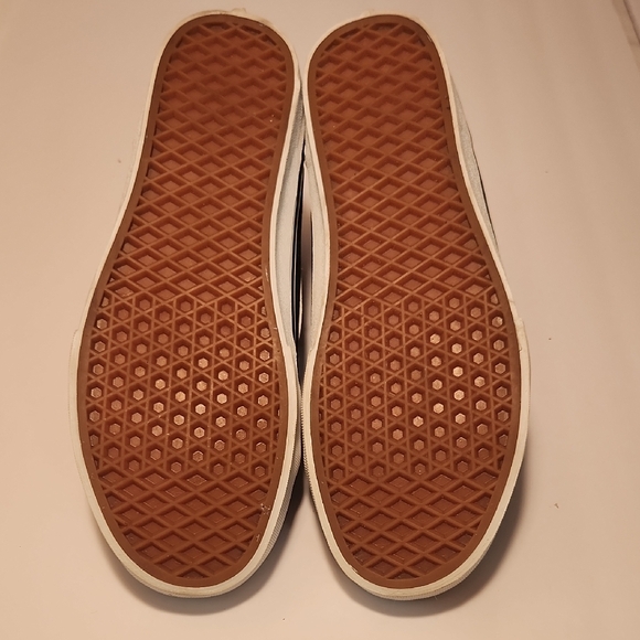 NIB Vans Classic Black and White High-Tops - Picture 5 of 5